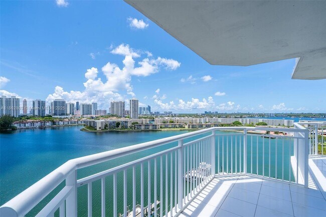 Building Photo - 18081 Biscayne Blvd