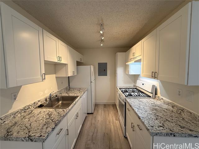 Building Photo - 91-1269-1269 Puamaeole St