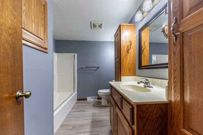 Building Photo - 1421 Sunnyslope Ln