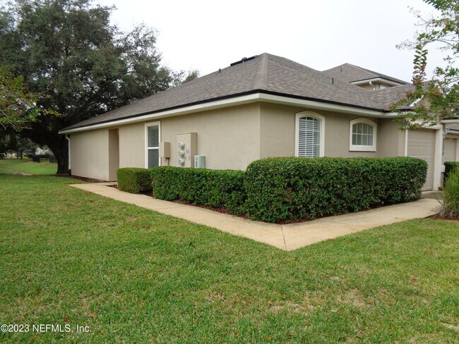 Foto del edificio - 1520 Vineland Cir