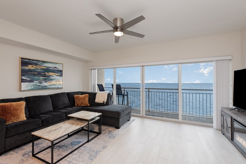Foto principal - 1805 Riverside Dr