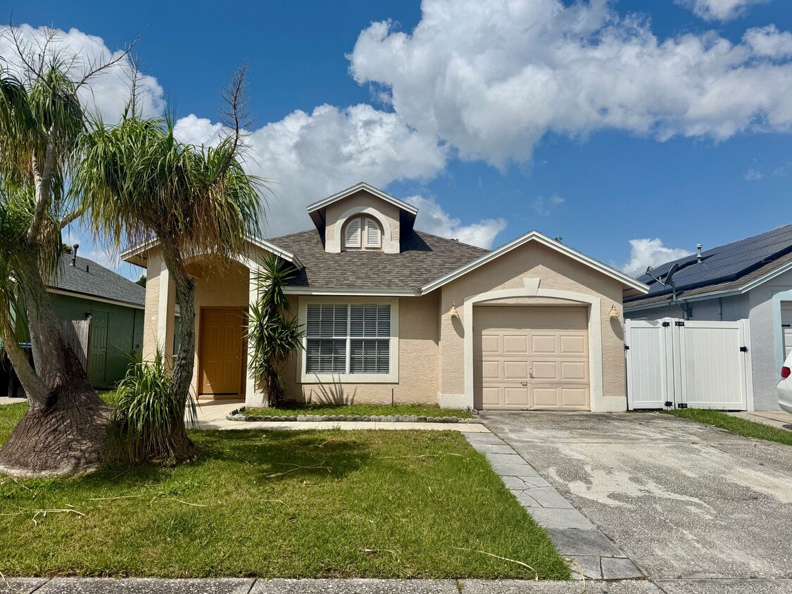 Primary Photo - GREAT CUTE 3/2 HOUSE IN SOUTHEAST ORLANDO