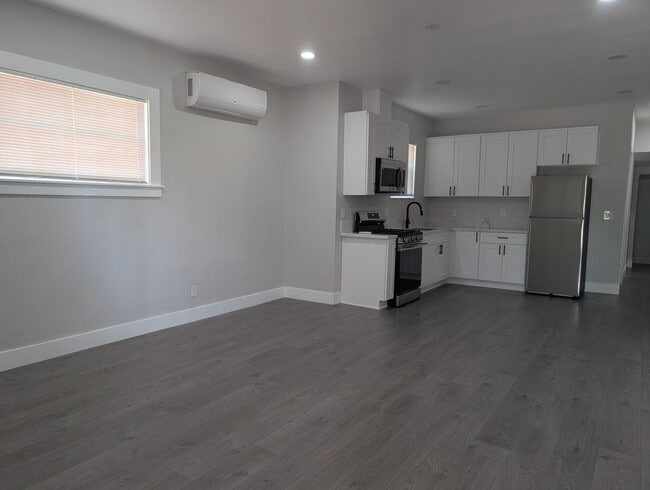 Building Photo - 3733 Myers St