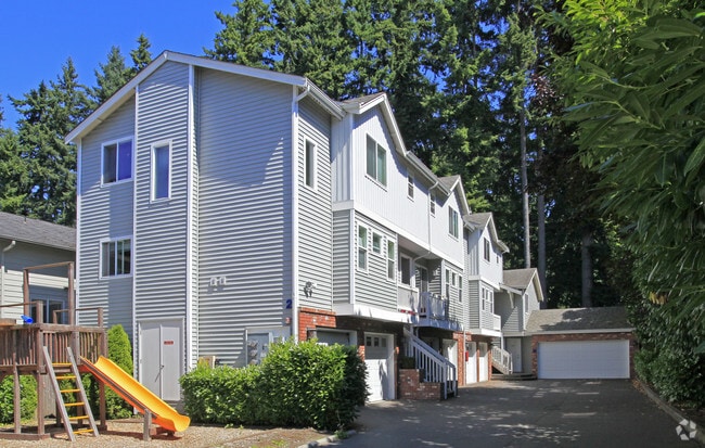 Building Photo - Fairway Townhomes