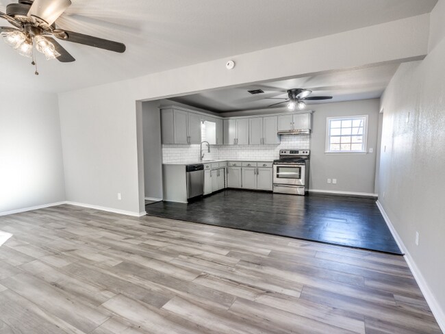 Building Photo - 101 192nd Ave SE