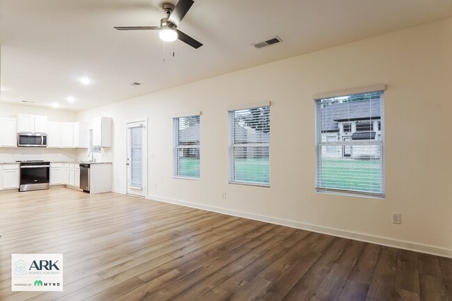 Building Photo - 5418 Bluebell Cir