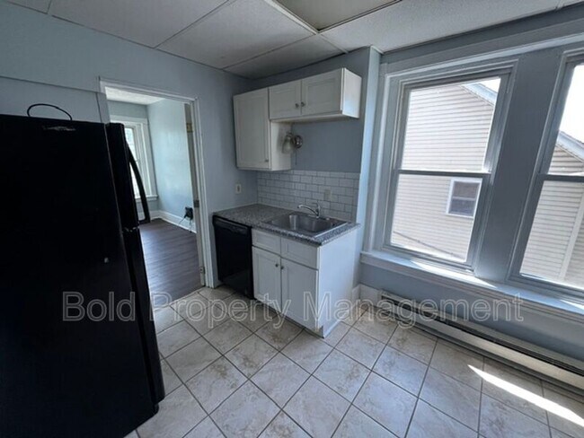 Building Photo - 451 Beech St