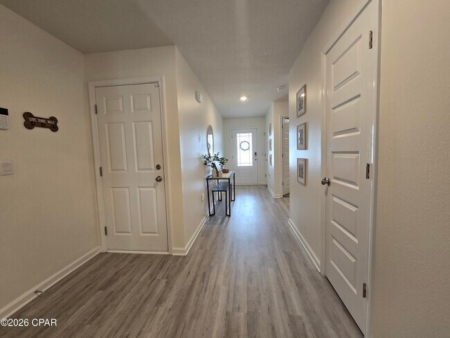 Foto del edificio - 6617 Slabinski Ln