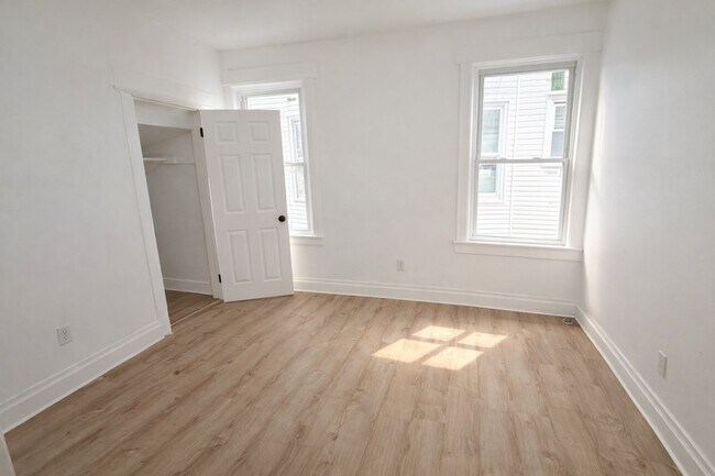 Building Photo - 878 S 19th St