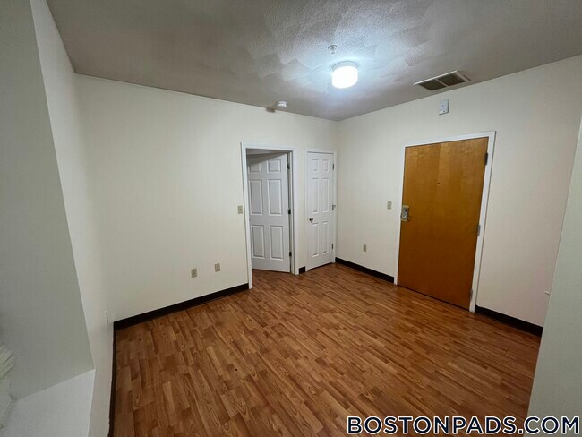 Foto del edificio - 81 Essex St