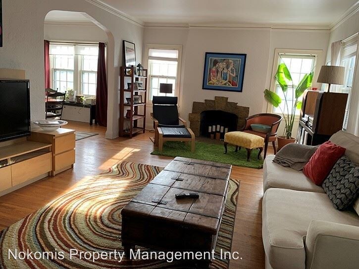 Foto principal - 4845 Chicago Ave