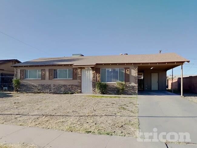 Building Photo - 3427 W Rosewood Ave