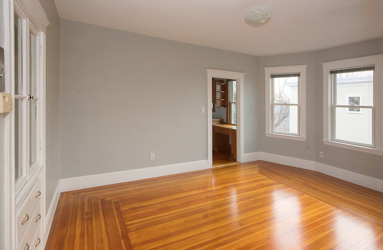 Primary Photo - 186 Sherman St