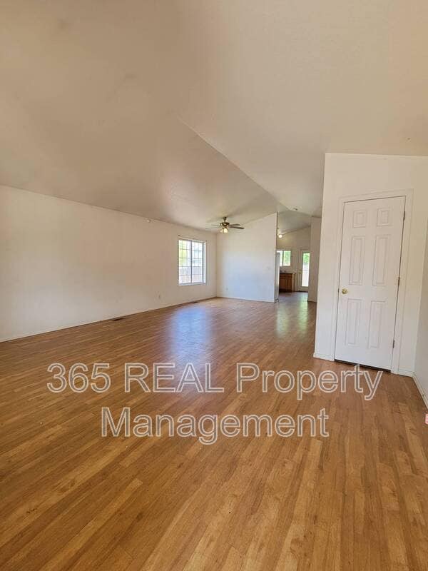 Foto del edificio - 3821 Tumbleweed Dr