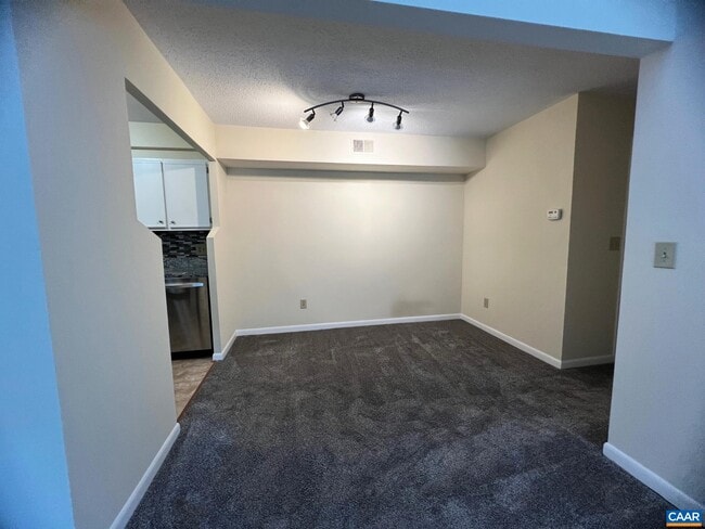 Building Photo - 125 Turtle Creek Rd