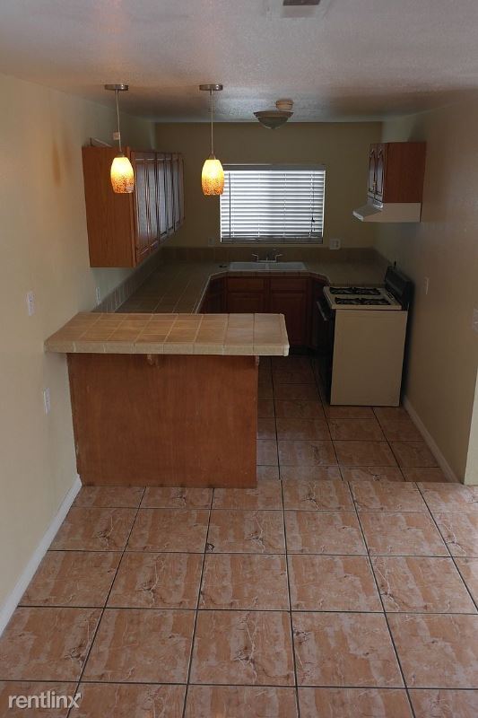 Building Photo - 3 br, 2 bath House - 458 W K St