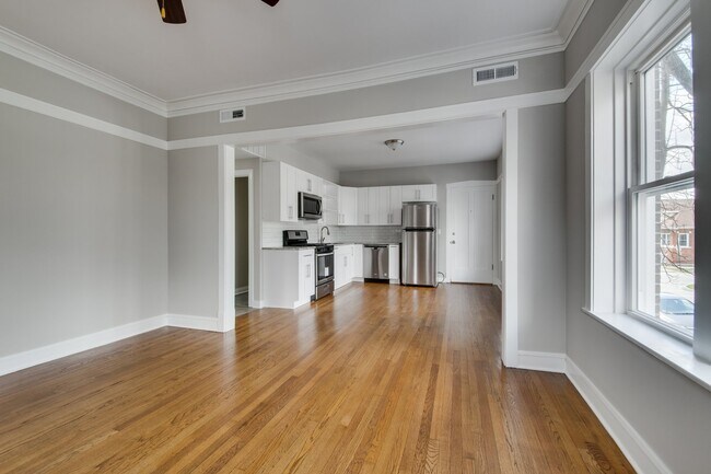 Foto del edificio - 3707 N Lockwood Ave