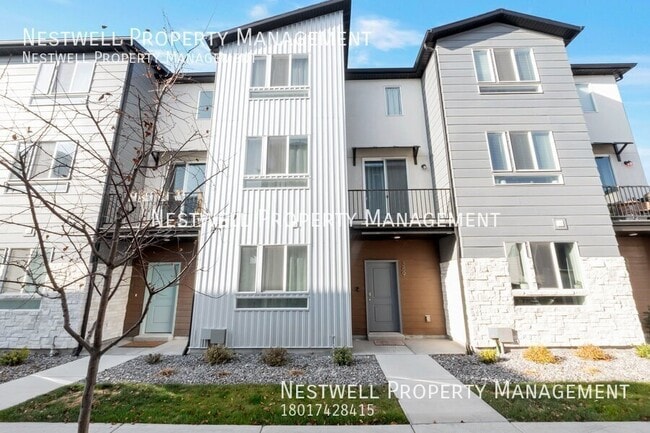 Foto del edificio - Modern 4-bed Townhome in American Fork