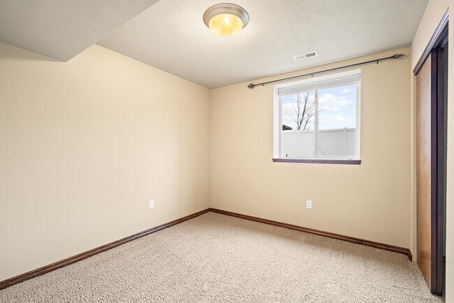 Building Photo - 9606 E Hoffman Ln