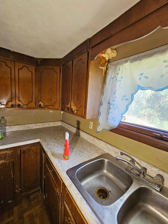 Foto del edificio - 1611 Mousette Ln