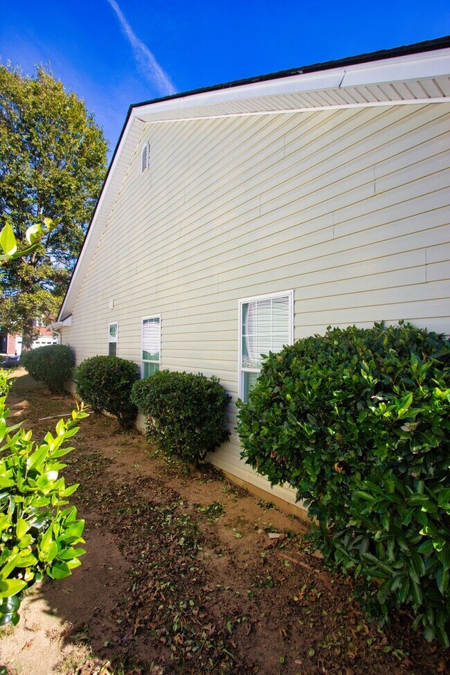 Building Photo - COMING SOON - Gwinnett County 3 Bedroom 2 ...