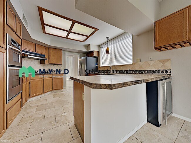 Building Photo - 2 br, 2 bath Townhome - 4052 E Sunnyside Dr