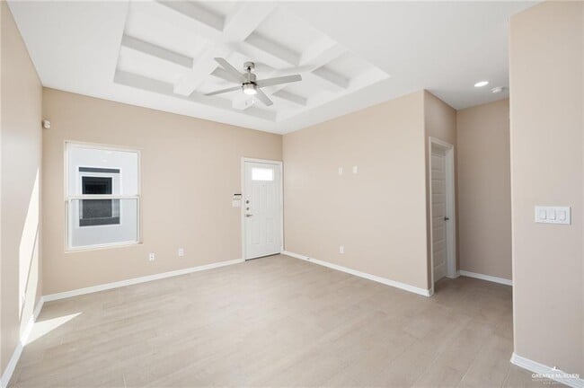 Building Photo - 914 N Spruce St