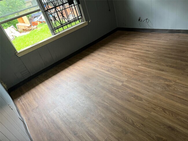 Foto del edificio - 5427 Timber Creek Dr