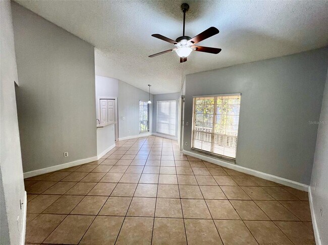 Foto del edificio - 4684 Sussex Terrace