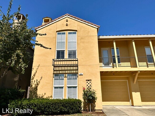 Building Photo - 3 br, 2.5 bath House - 82 Gann Way