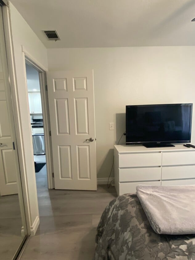 Building Photo - 73 Pearl