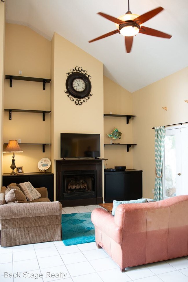 Building Photo - 3 br, 2.5 bath House - 258 Parkwood Circle