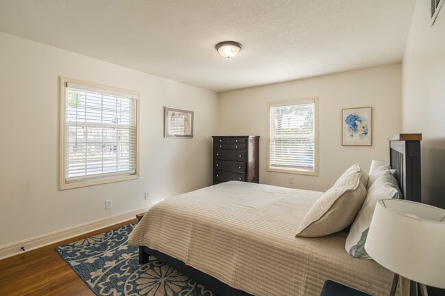 Foto del edificio - 4809 W 75th St