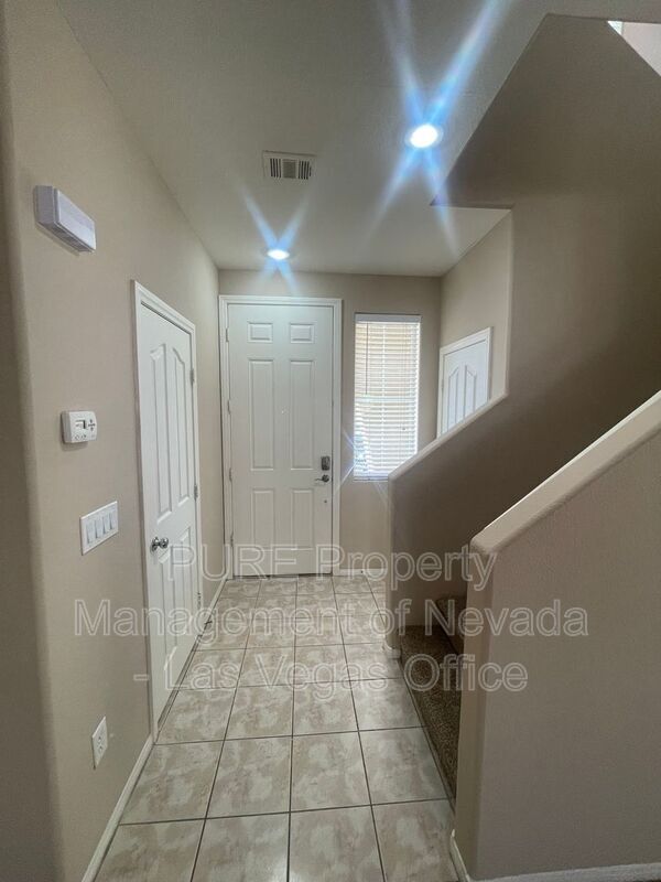 Foto del edificio - 9360 Fort Bayard Ave