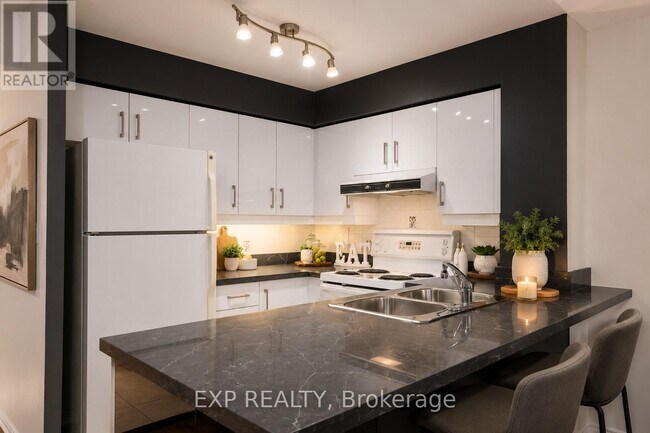 Building Photo - 8 Rean Dr