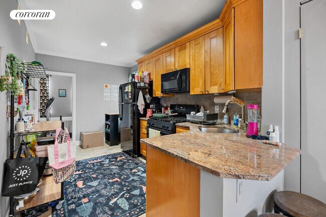 Foto del edificio - 60-27 55th St