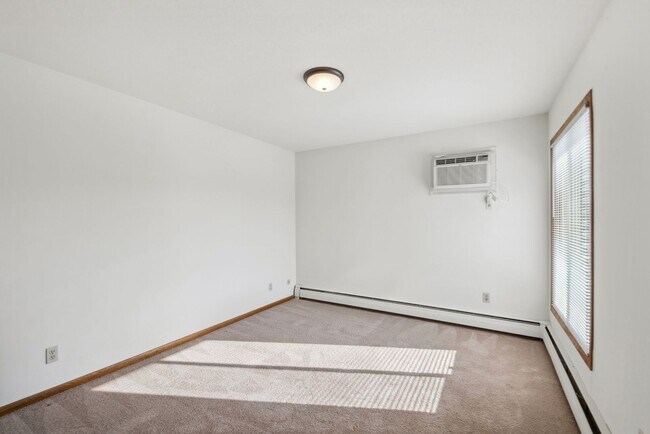 Interior Photo - Rose Mall Apartments