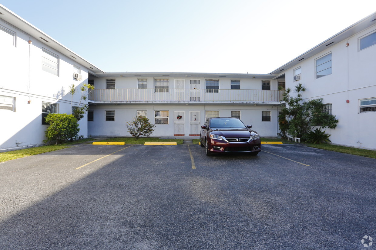 3255 W Flagler St. - 3255 W Flagler St