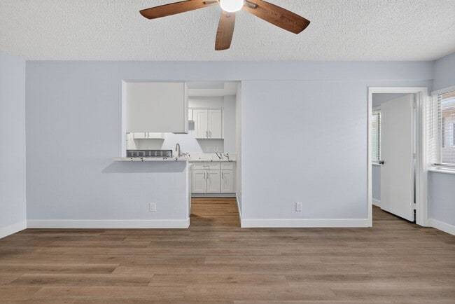 Interior Photo - 811 Gardenia Avenue