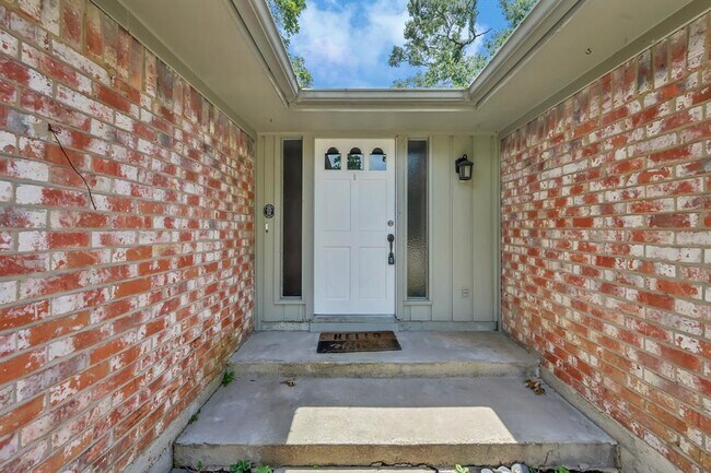 Foto del edificio - 156 Greenleaf Ln