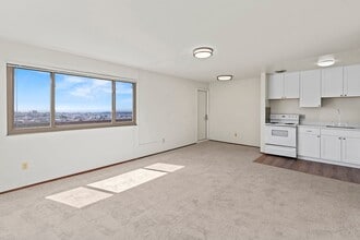 Building Photo - 1300 Lawton St