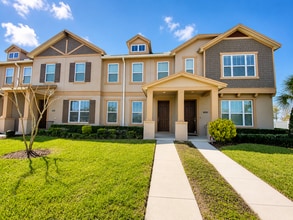 Building Photo - 15555 Honeybell Dr