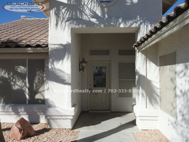 Building Photo - 116 Honey Locust Dr