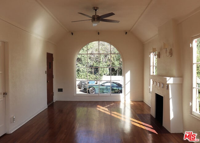Foto del edificio - 1409 Murray Dr