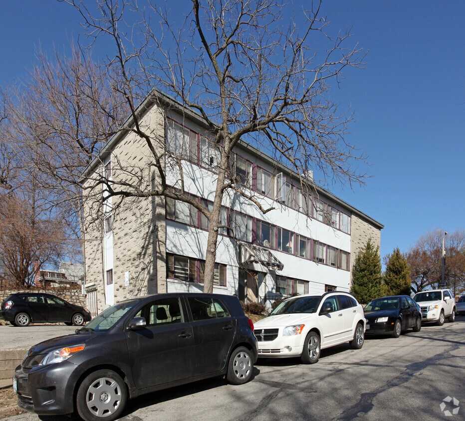Building Photo - 4544 Summit St
