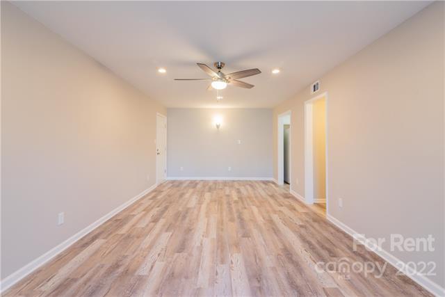 Building Photo - 116 Briarcliff Dr