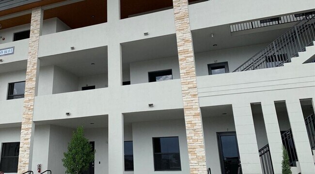 Foto del edificio - APEX AT PARK CENTRAL