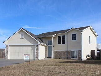 Building Photo - 2612 Brook Cir