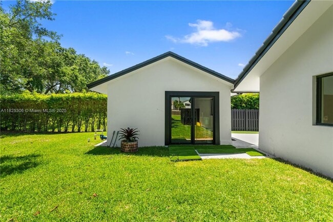 Building Photo - 5020 Hawkhurst Ave