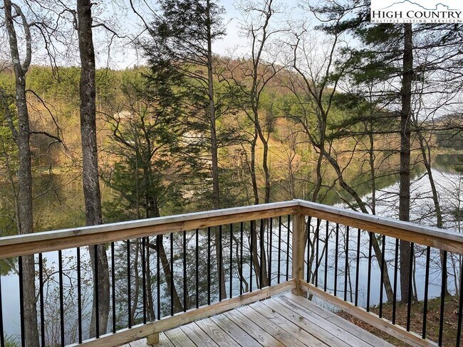 Building Photo - 1297 Lakeside Dr